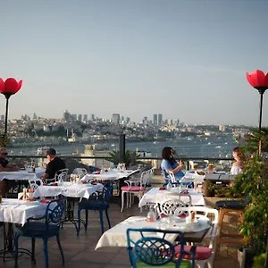 raymond-blue-hotel.istanbul-turkeyhotels.com/