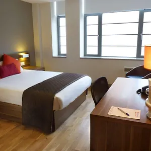 britannia-study-hotel.brighton-hotels-england.com/